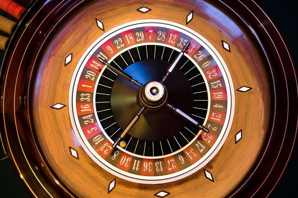 Roda roulette di meja kasino
